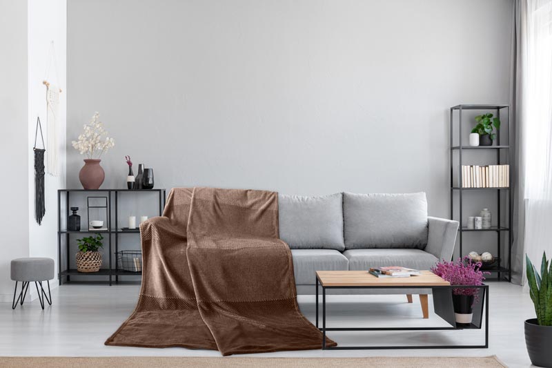 gold-line-flanell-kombi-wohndecke-braun-milieu2 Flanell Kombi Wohndecke braun von Gold-Line 150x200cm milieu2