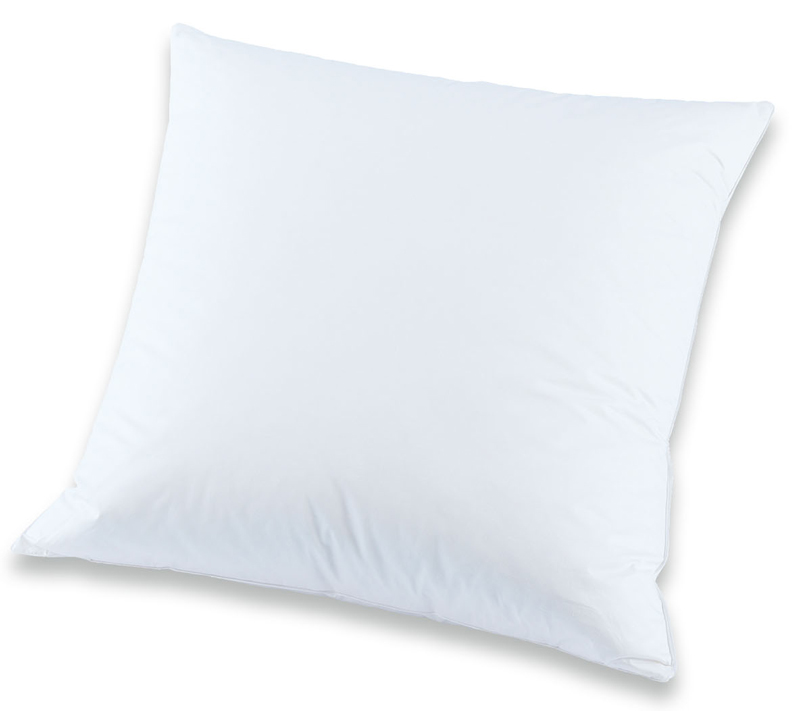 sofakissen-campingkissen-60x60cm Weißes quadratisches Kissen in 60x60cm aus der Classic Serie von KBT Bettwaren vor weißem Hintergrund